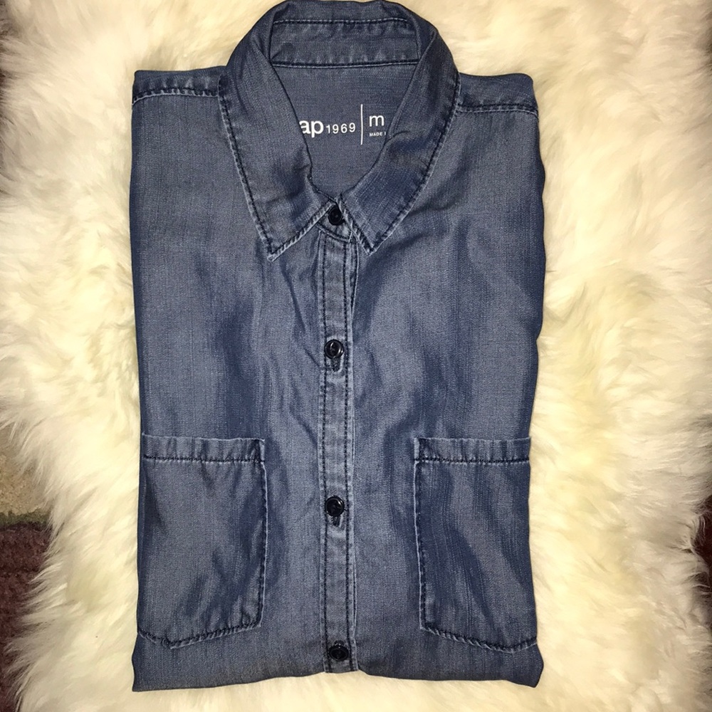 Gap Women’s Button Down Shirt/Blouse